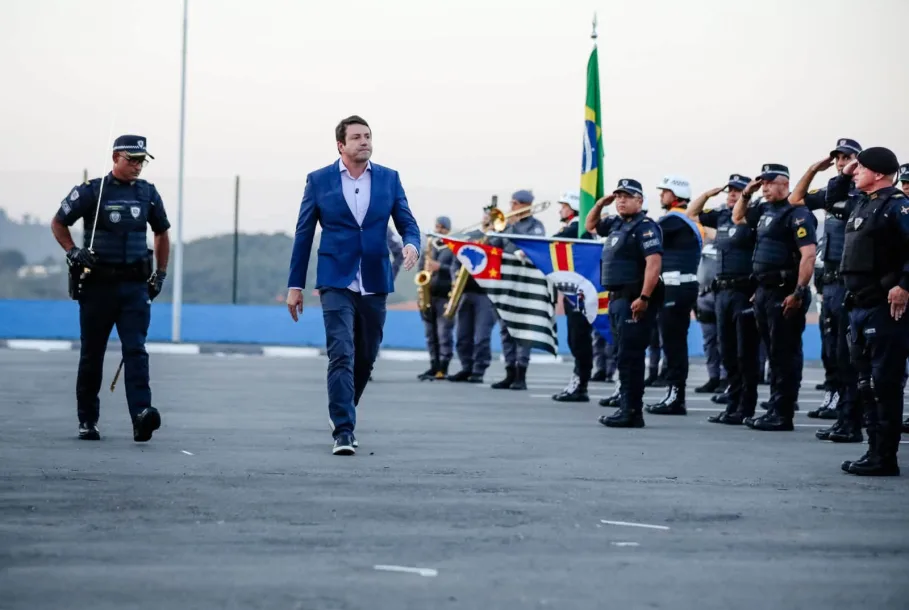 Elvis Cezar reforça segurança de Santana de Parnaíba com formação de 72 novos GCMs
