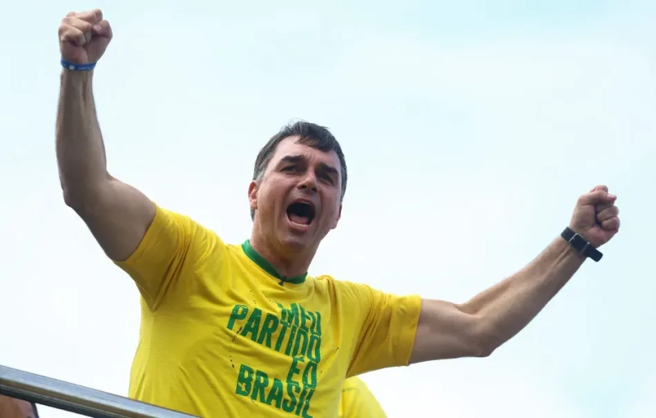 Flávio Bolsonaro tem 47,3% contra 42% de Lula no 2° turno, mostra nova Pesquisa Veritá