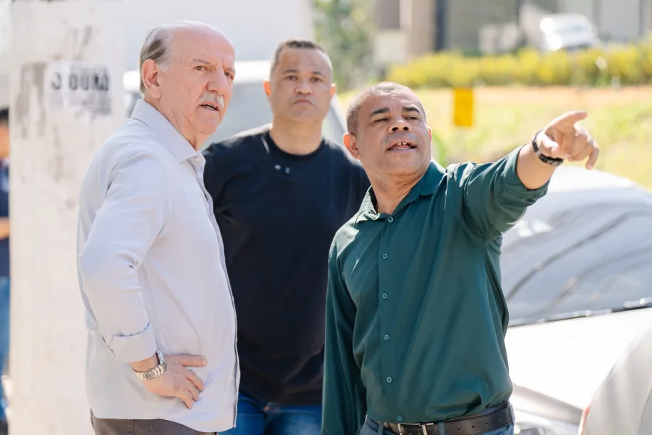 Beto Piteri entrega revitalização do Campinho da Jambeiro em Barueri